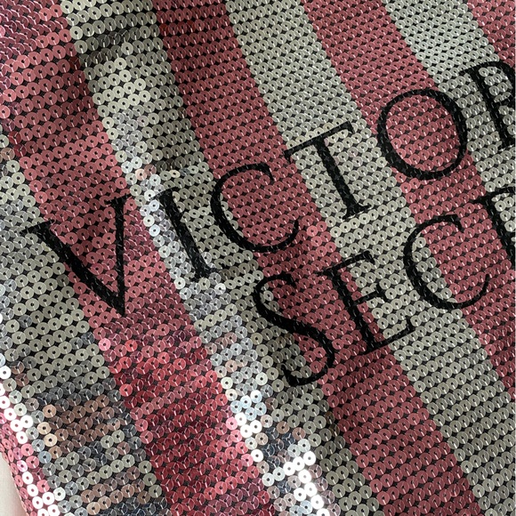 VICTORIA’S SECRET sequin tote bag - Picture 4 of 10